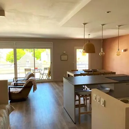 T4 D'arguin アパート